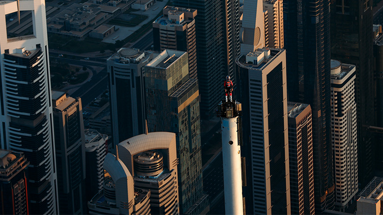 Sam Sunderland: Γκαζώνει προς την κορυφή του ψηλότερου κτηρίου στον κόσμο